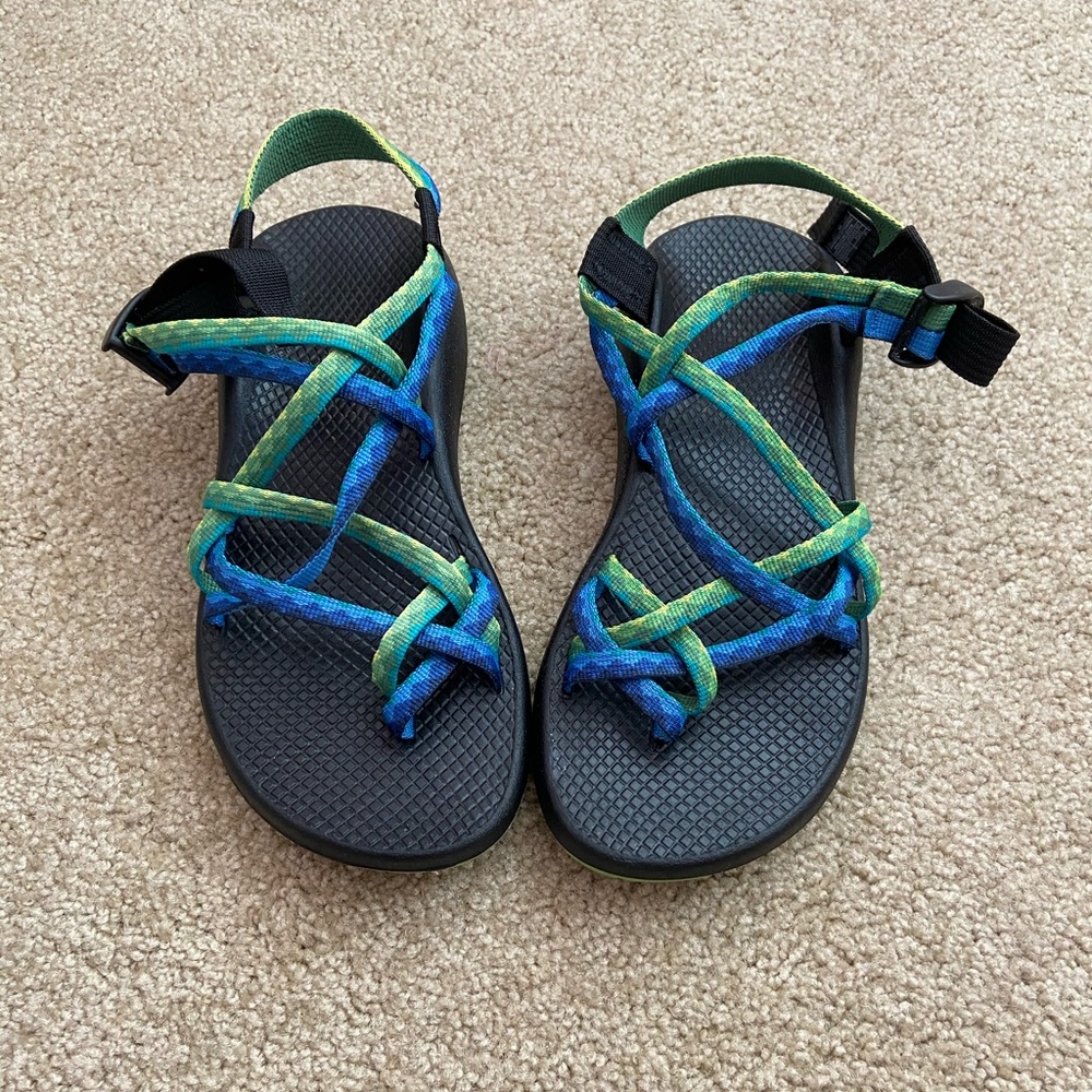 EUC size 8 blue/green Chacos